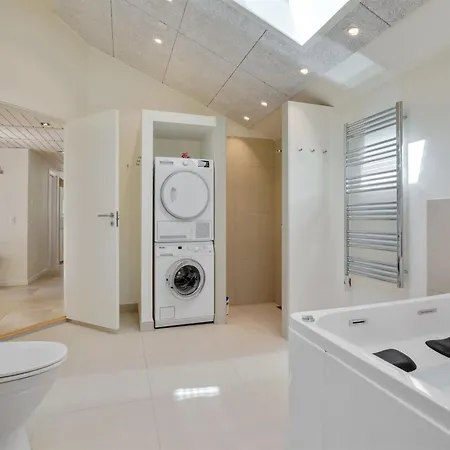Arndis - 600m From The Sea By Interhome Feriehus