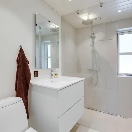 Arndis - 600m From The Sea By Interhome Neksø